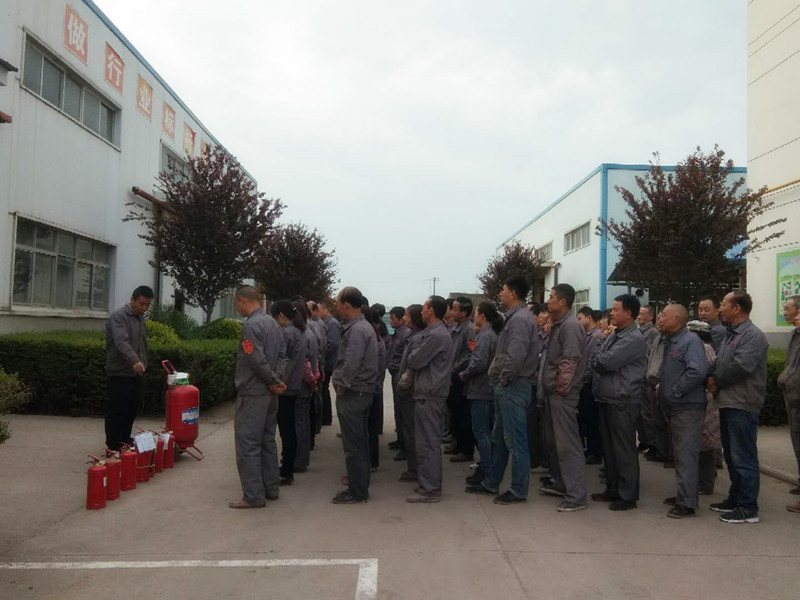 消防知識(shí)培訓(xùn)及消防演練 消防知識(shí)培訓(xùn)及消防演練